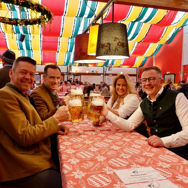 V.l.n.r.: Peter Reichert (Bräurosl), Peter Inselkammer (Armbrustschützenzelt), Silja Schrank-Steinberg (Hofbräu-Festzelt) und Christian Winklhofer (Festzelt Tradition)